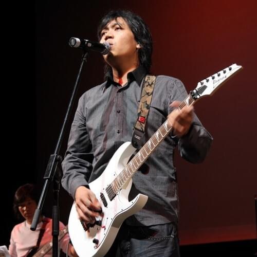 မောင်မောင်ဇော်လတ်